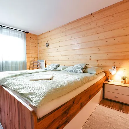 Florian アパート トレンチアンスケ・テプリツェ